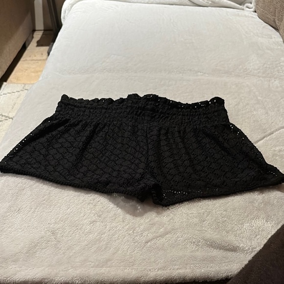 BNWOT Black Lace Coverup Shorts by Roxy .. No Size Measurements in Pics - Picture 6 of 10